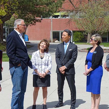 Governor Jay Inslee welcomed to SFCC